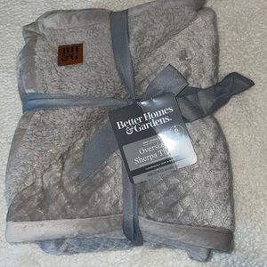 Oversized Sherpa throw blanket